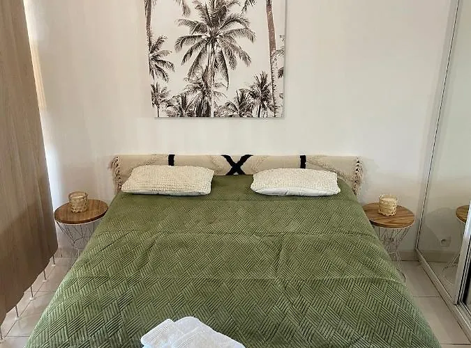 Апартаменти Centre De Les Pins 100m Plages Easy Check-in